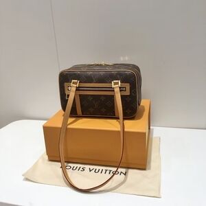Louis Vuitton  Cité